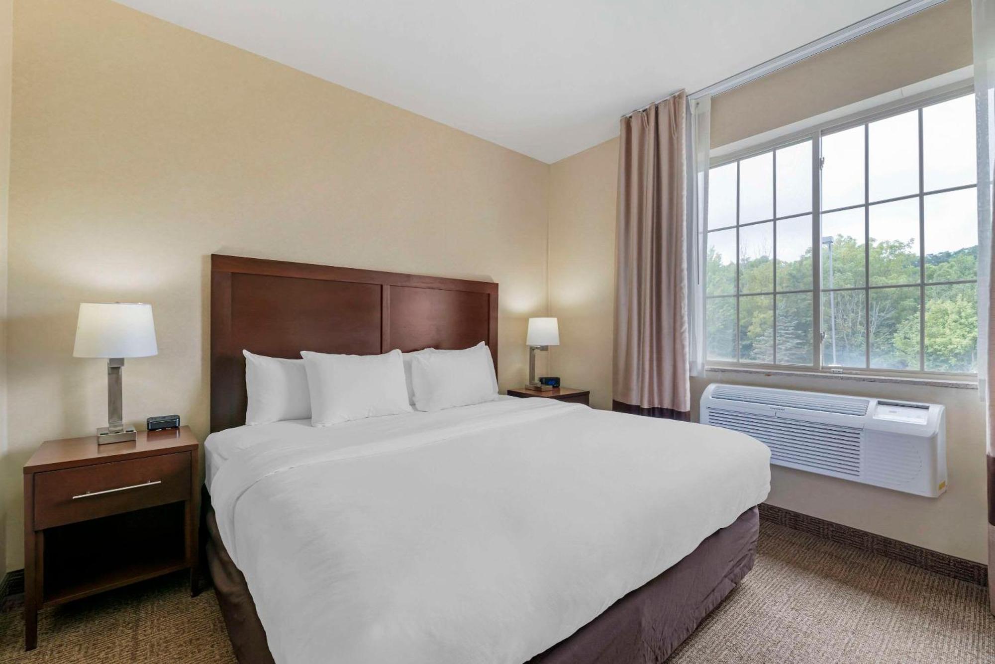 Comfort Suites Lake Geneva East Bagian luar foto