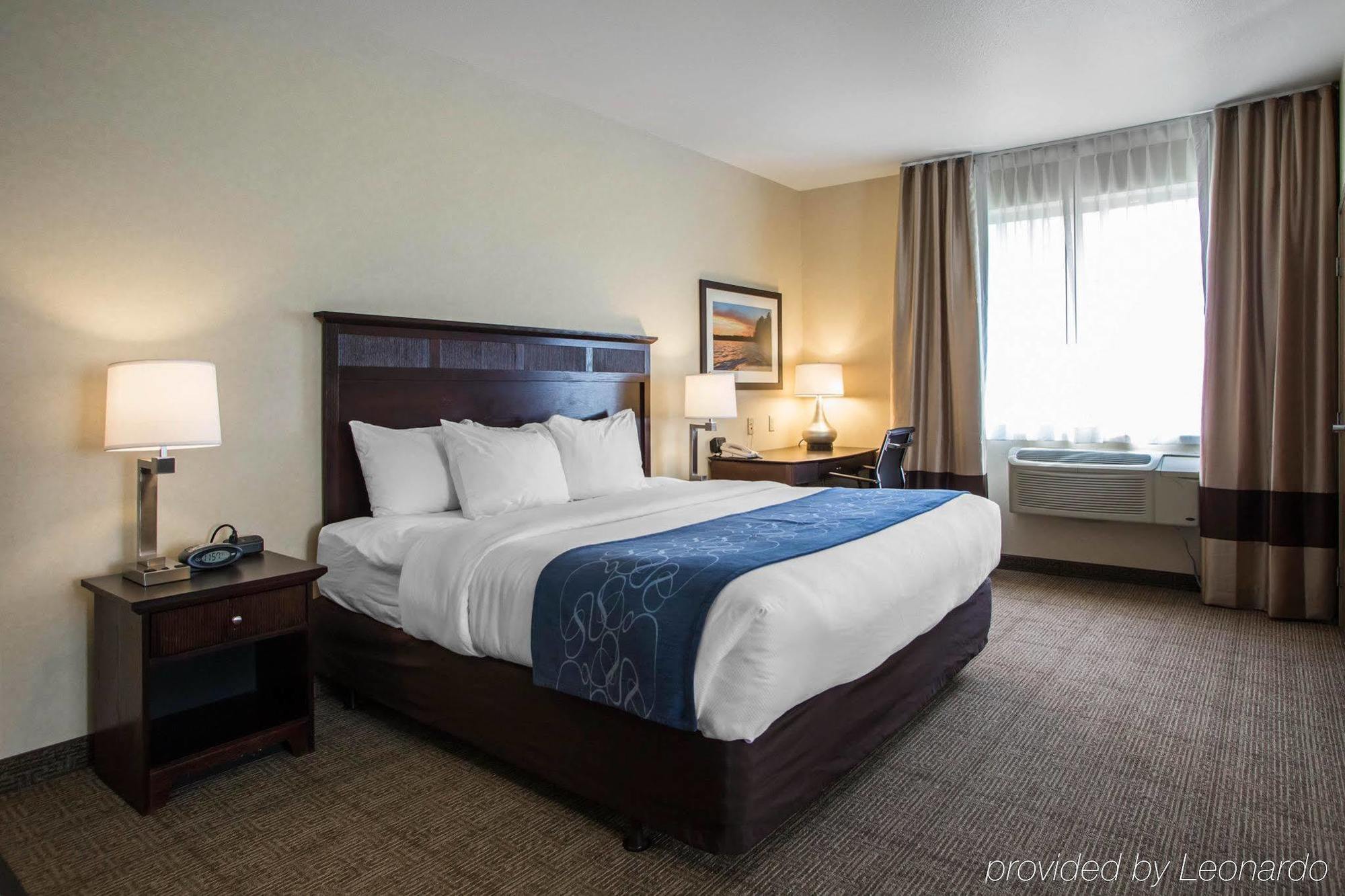 Comfort Suites Lake Geneva East Bagian luar foto