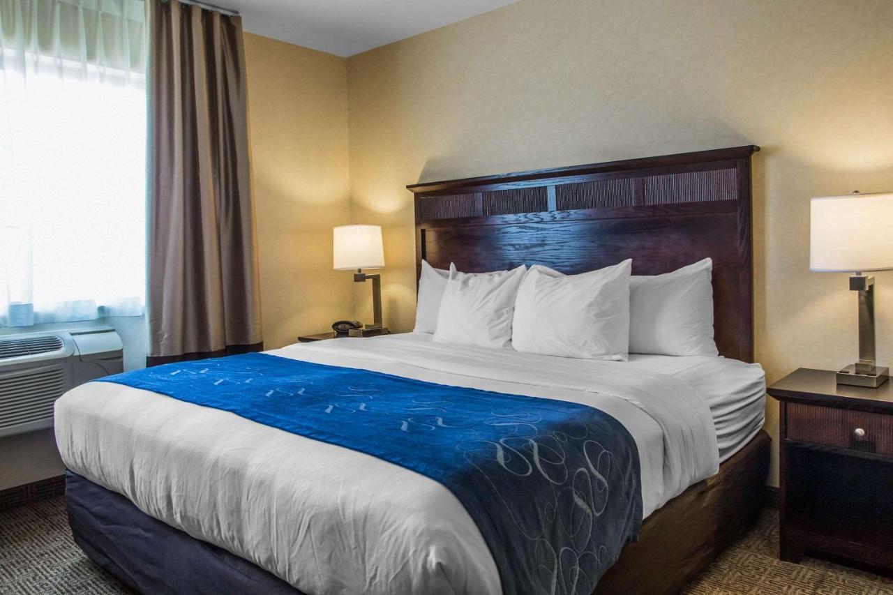 Comfort Suites Lake Geneva East Bagian luar foto