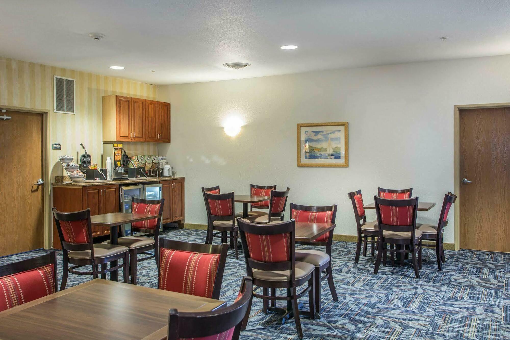 Comfort Suites Lake Geneva East Bagian luar foto